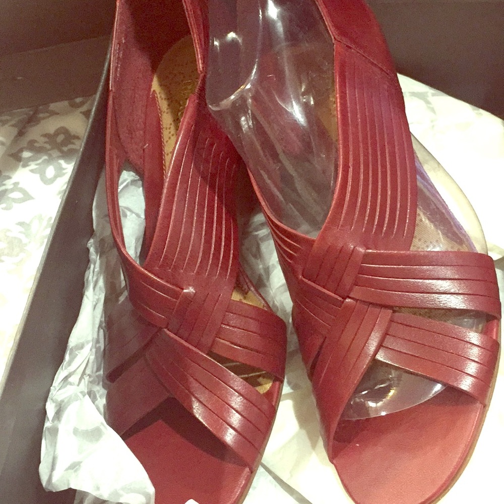 Kenneth Cole shoes. Size 8. Brand new still in box